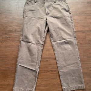 Izod Men's Tan Chino Straight-Leg Pants